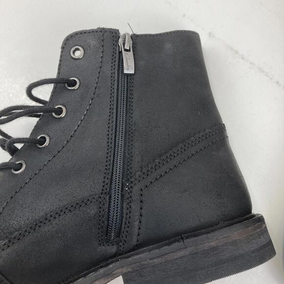 Clarks Black Leather Men's Boots - Picture 9 of 9
